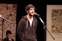 Josu Sanjurjo saioko ariketetako batean kantuan. (arg. Joseba Zabalza)